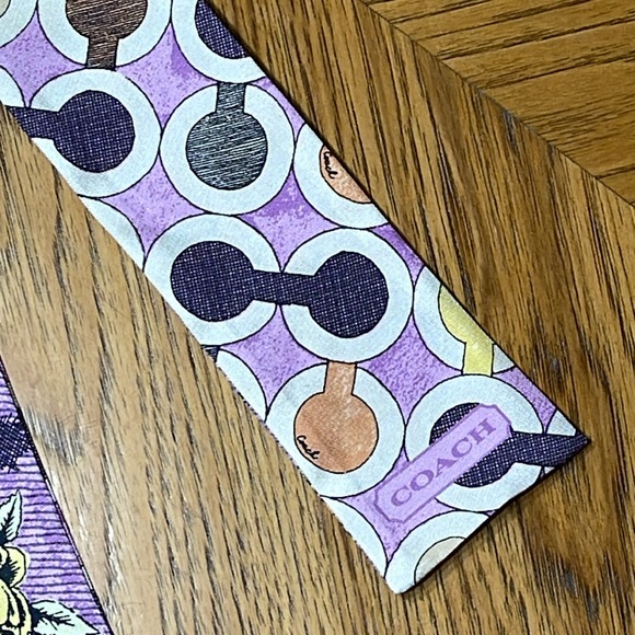 RARE COACH TEA ROSE OP ART SILK SCARF - Picture 3 of 6